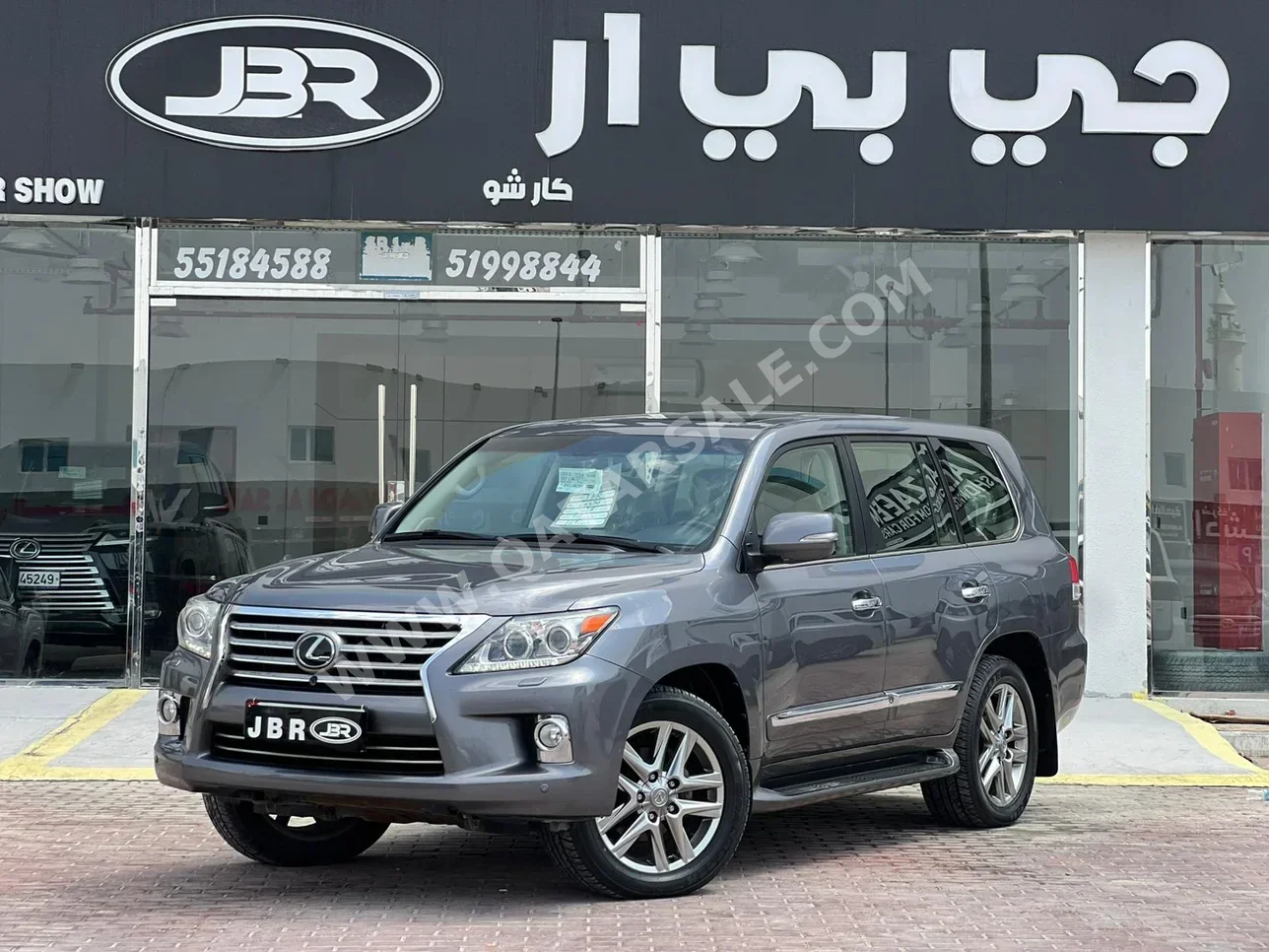 Lexus  LX  570  2013  Automatic  37,000 Km  8 Cylinder  Four Wheel Drive (4WD)  SUV  Gray