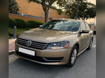 Volkswagen  Passat  2015  Automatic  87,000 Km  4 Cylinder  Front Wheel Drive (FWD)  Sedan  Gold