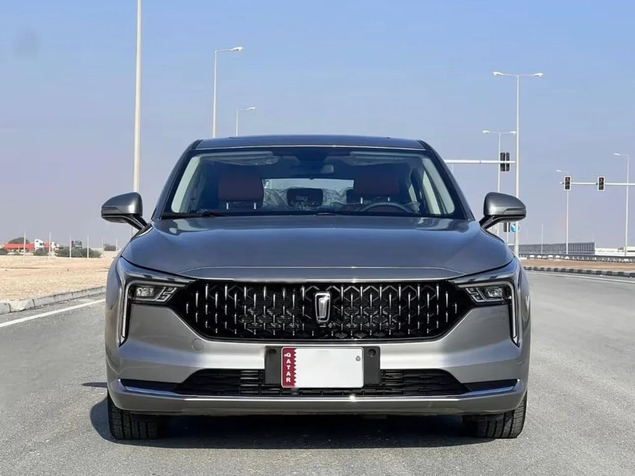 بيستون  بي 70  سيدان  فضي  2024