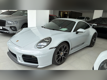 Porsche  911  Carrera  2025  Automatic  80,000 Km  6 Cylinder  Rear Wheel Drive (RWD)  Coupe / Sport  White  With Warranty