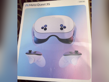 Meta  Rift S  - Standalone / PC  Wireless  Knuckles Included  External Tracking Station