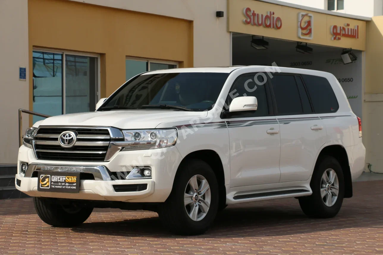 Toyota  Land Cruiser  GXR  2020  Automatic  82,000 Km  6 Cylinder  Four Wheel Drive (4WD)  SUV  White