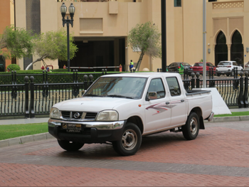 Nissan  Pickup  2016  Manual  160,000 Km  4 Cylinder  Rear Wheel Drive (RWD)  Pick Up  White