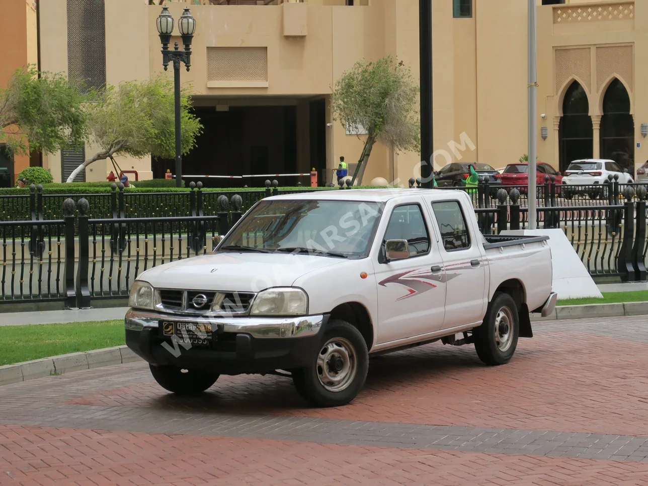 Nissan  Pickup  2016  Manual  160,000 Km  4 Cylinder  Rear Wheel Drive (RWD)  Pick Up  White