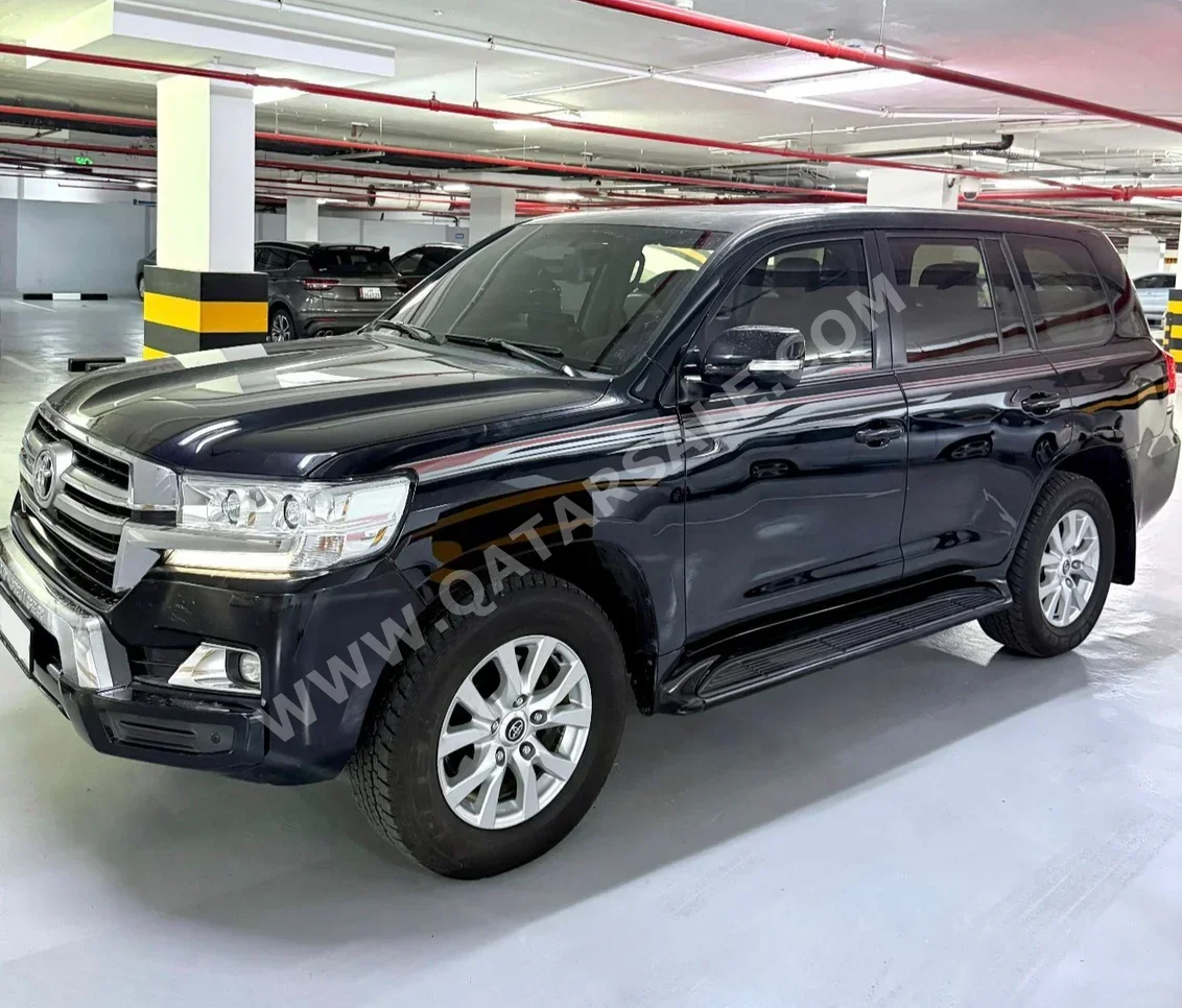Toyota  Land Cruiser  GXR  2020  Automatic  200,000 Km  6 Cylinder  Four Wheel Drive (4WD)  SUV  Black