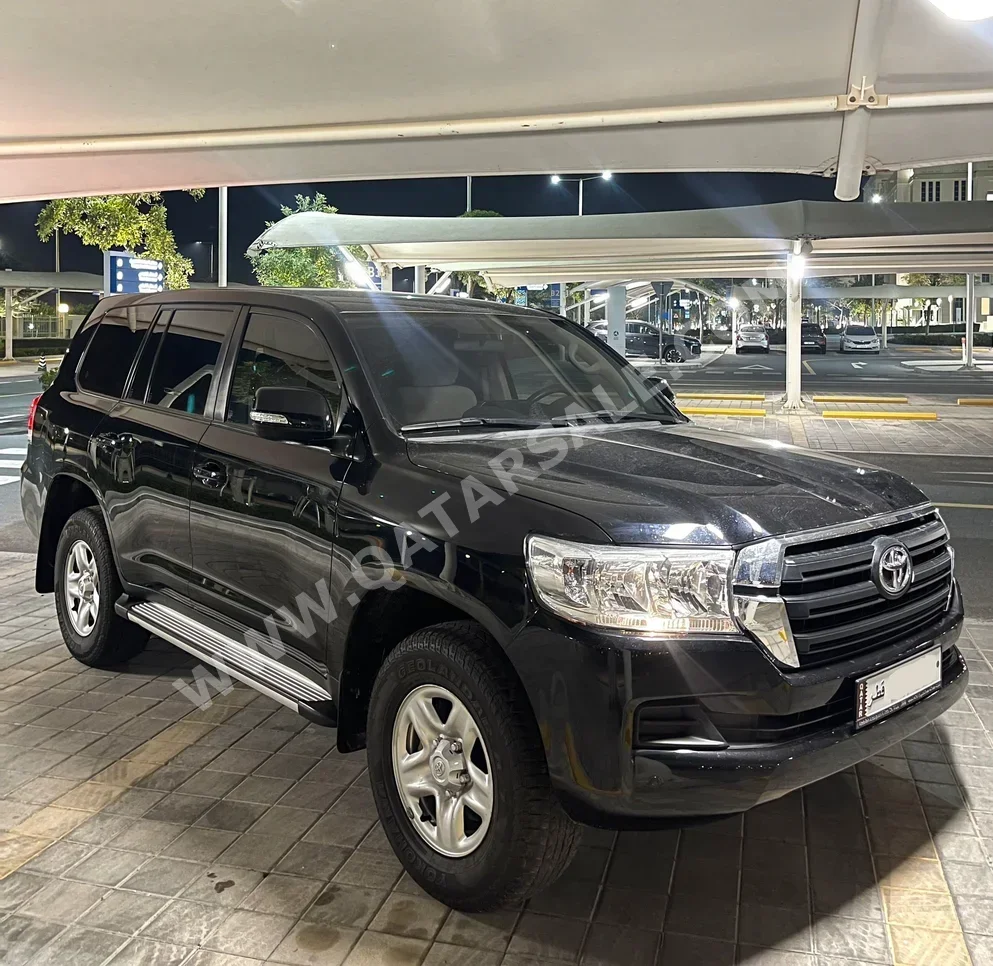 Toyota  Land Cruiser  GX  2020  Automatic  200,000 Km  6 Cylinder  Four Wheel Drive (4WD)  SUV  Black