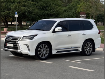 Lexus  LX  570  2017  Automatic  250,000 Km  8 Cylinder  Four Wheel Drive (4WD)  SUV  White