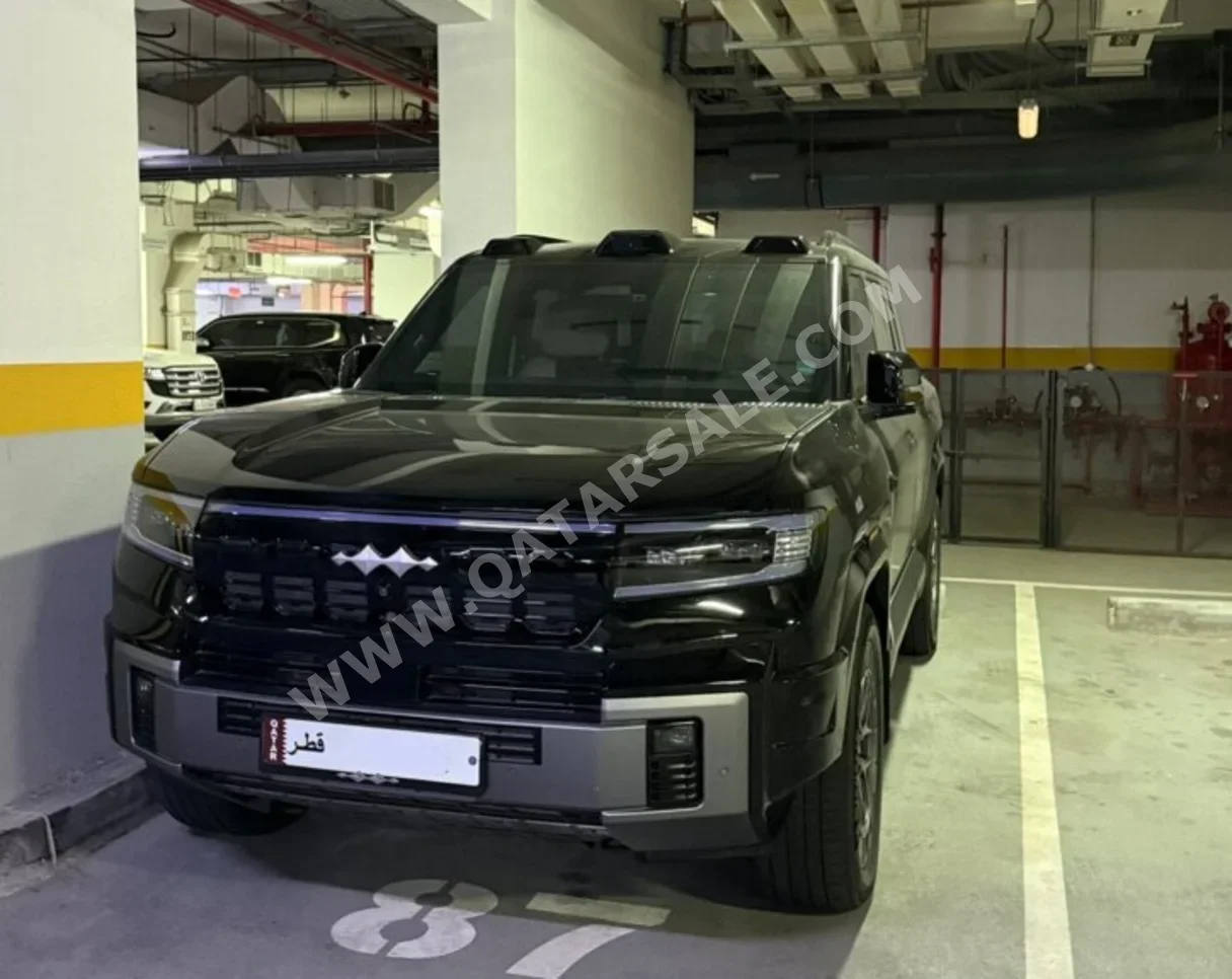 BYD  Leopard 8  Flagship  2025  Automatic  18,000 Km  4 Cylinder  All Wheel Drive (AWD)  SUV  Black and Silver  With Warranty