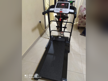 أجهزة اللياقة البدنية - الات المشي  - قابل للطي