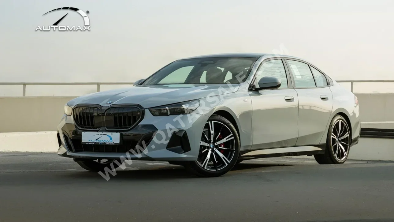 BMW  5-Series  520i M  2026  Automatic  0 Km  4 Cylinder  Front Wheel Drive (FWD)  Sedan  Gray Nardo  With Warranty