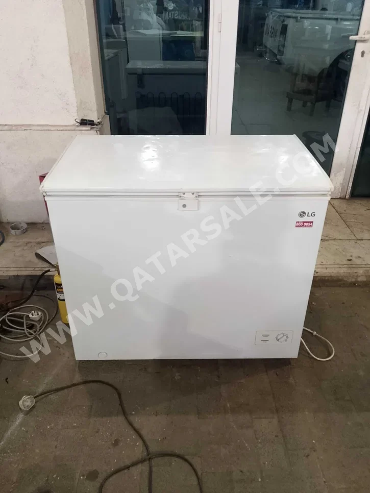 مجمدات ال جي \  201-250 لتر  جانبي
