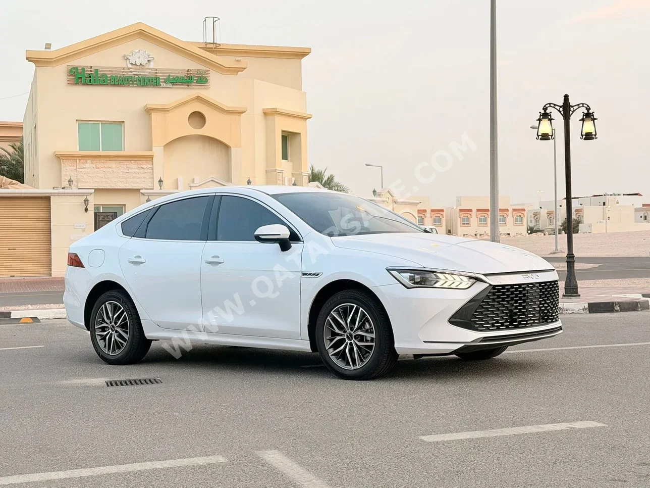 BYD  Qin Plus  DM-i  2025  Automatic  10,000 Km  4 Cylinder  Front Wheel Drive (FWD)  Sedan  White  With Warranty