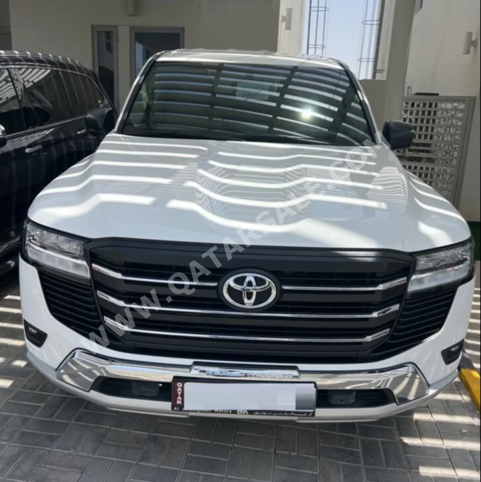 Toyota  Land Cruiser  GX  2025  Automatic  3,000 Km  6 Cylinder  Four Wheel Drive (4WD)  SUV  White  With Warranty