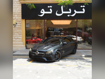 مرسيدس - بنز  اي - كلاس  63 S  2018  اوتوماتيك  152,700 كم  8 سلندر  دفع خلفي  سيدان  اسود مطفي