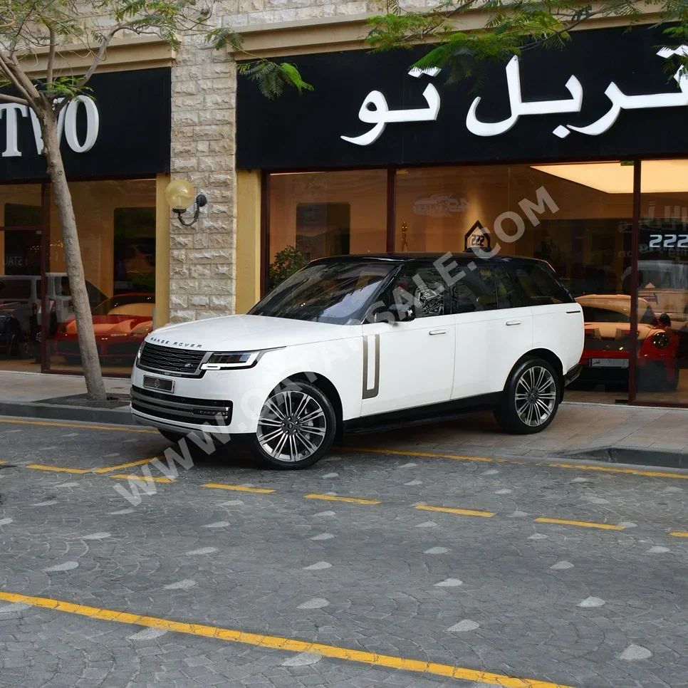 لاند روفر رنج روفر فوج اتش اس اي 2023 اوتوماتيك 47,000 كم 8 سلندر دفع رباعي اس يو في أبيض تحت الضمان