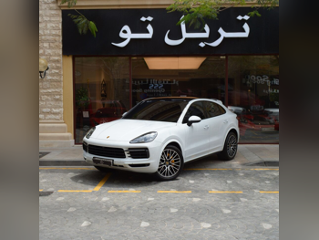 Porsche  Cayenne  2021  Automatic  68,720 Km  6 Cylinder  Four Wheel Drive (4WD)  SUV  White