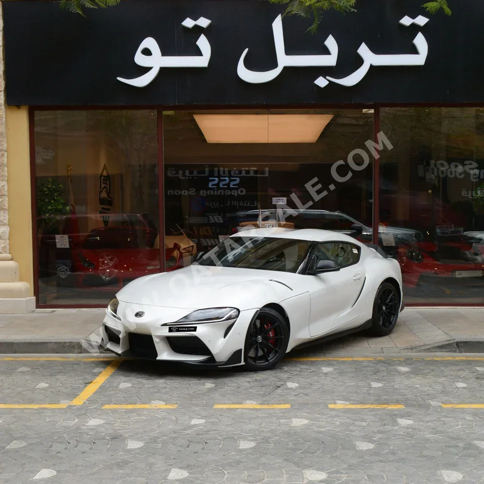 تويوتا  سوبرا  جي ار  2026  اوتوماتيك  3,200 كم  6 سلندر  دفع خلفي  كوبيه \ سبورت  أبيض  تحت الضمان