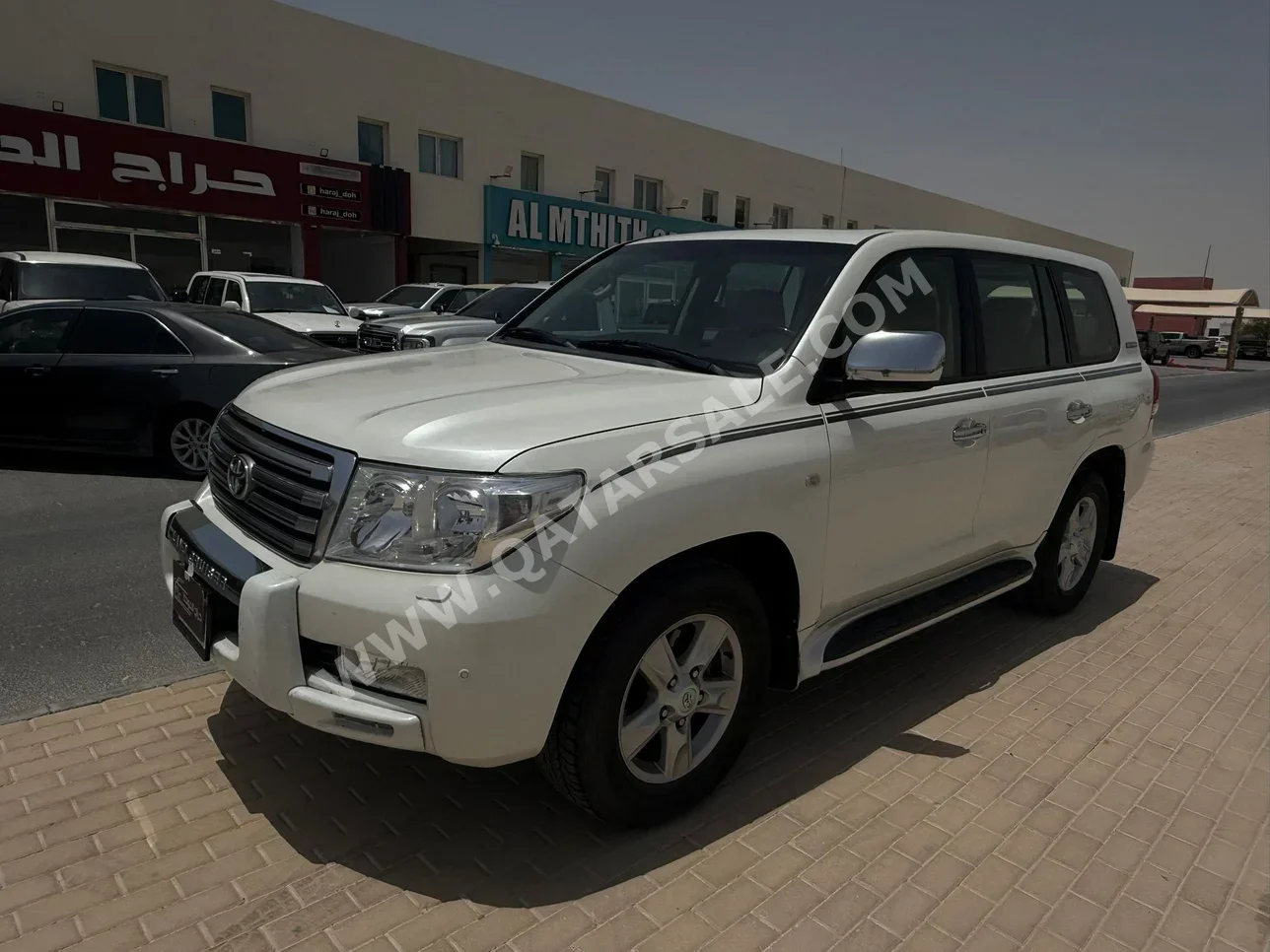 Toyota  Land Cruiser  VXR  2011  Automatic  404,000 Km  8 Cylinder  Four Wheel Drive (4WD)  SUV  White