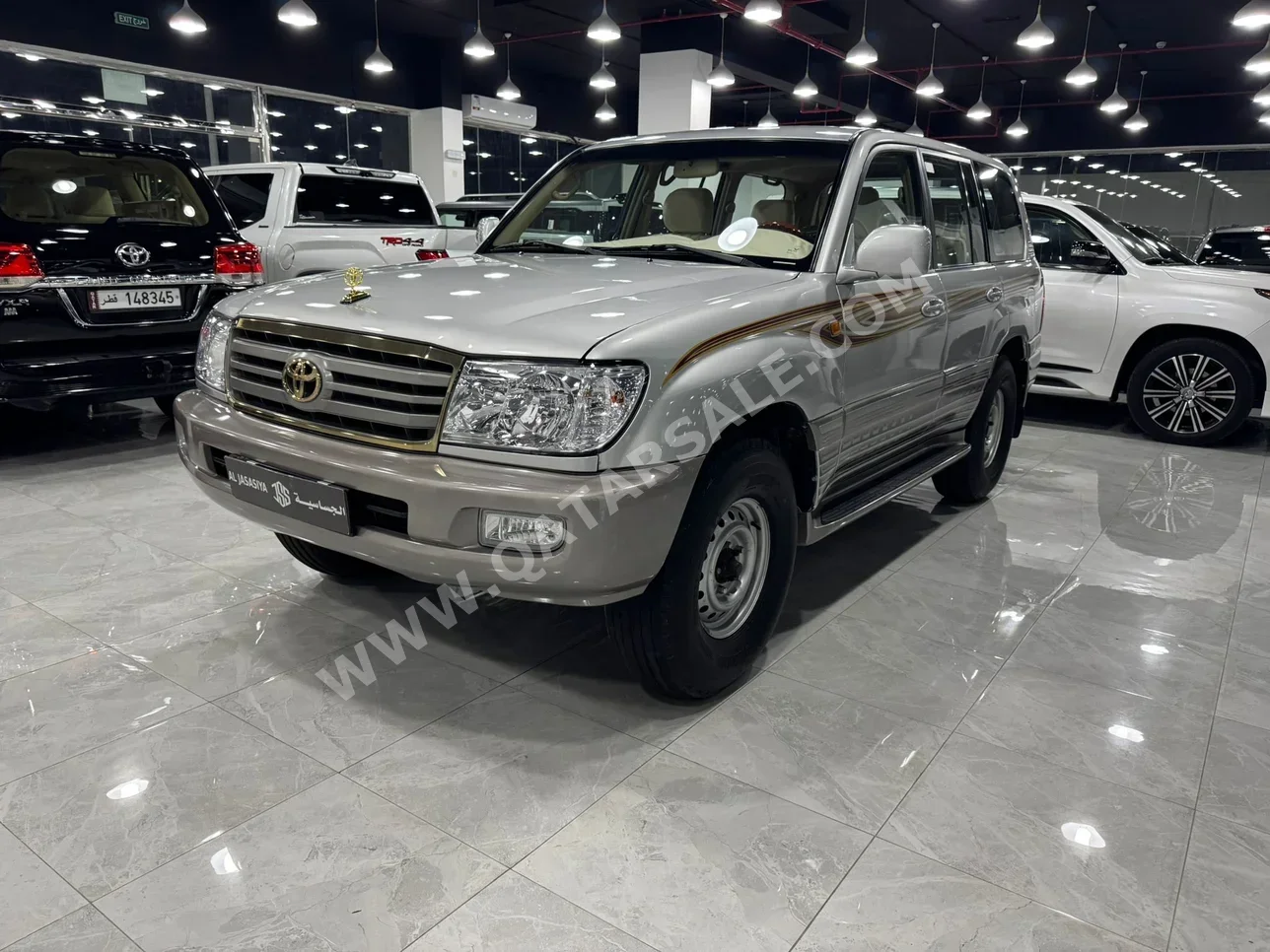 تويوتا  لاند كروزر  جي اكس  2004  عادي  300,000 كم  6 سلندر  دفع رباعي  اس يو في  فضي