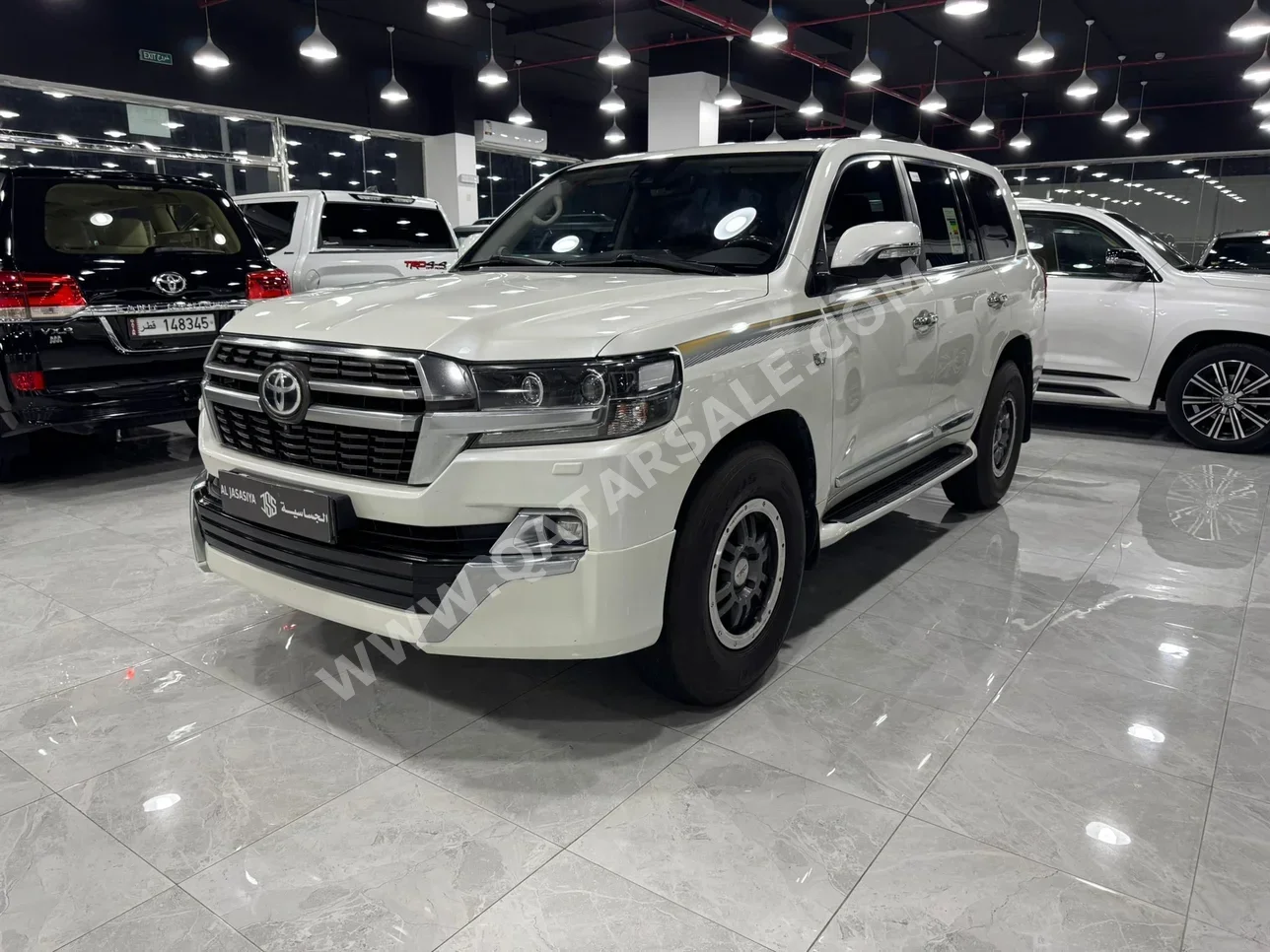 Toyota  Land Cruiser  VXS  2017  Automatic  258,000 Km  8 Cylinder  Four Wheel Drive (4WD)  SUV  White