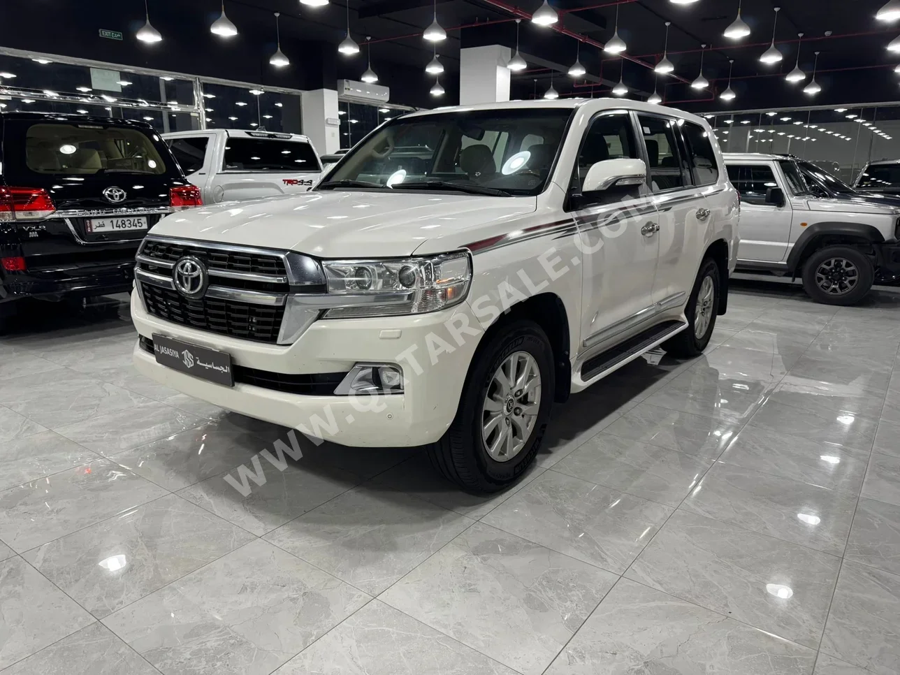 Toyota  Land Cruiser  GXR  2018  Automatic  298,000 Km  8 Cylinder  Four Wheel Drive (4WD)  SUV  White