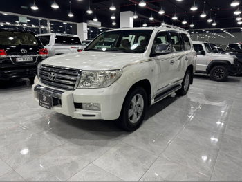 Toyota  Land Cruiser  GXR  2011  Automatic  251,000 Km  8 Cylinder  Four Wheel Drive (4WD)  SUV  White