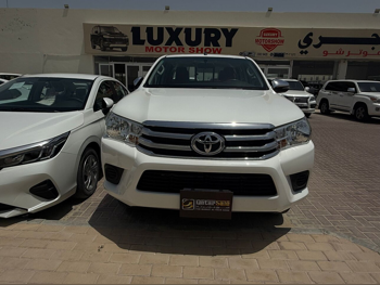 Toyota  Hilux  2022  Manual  73,000 Km  4 Cylinder  Four Wheel Drive (4WD)  Pick Up  White
