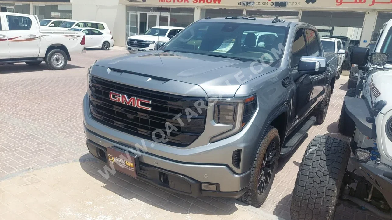 GMC  Sierra  Elevation  2025  Automatic  9,000 Km  8 Cylinder  Four Wheel Drive (4WD)  Pick Up  Gray  With Warranty