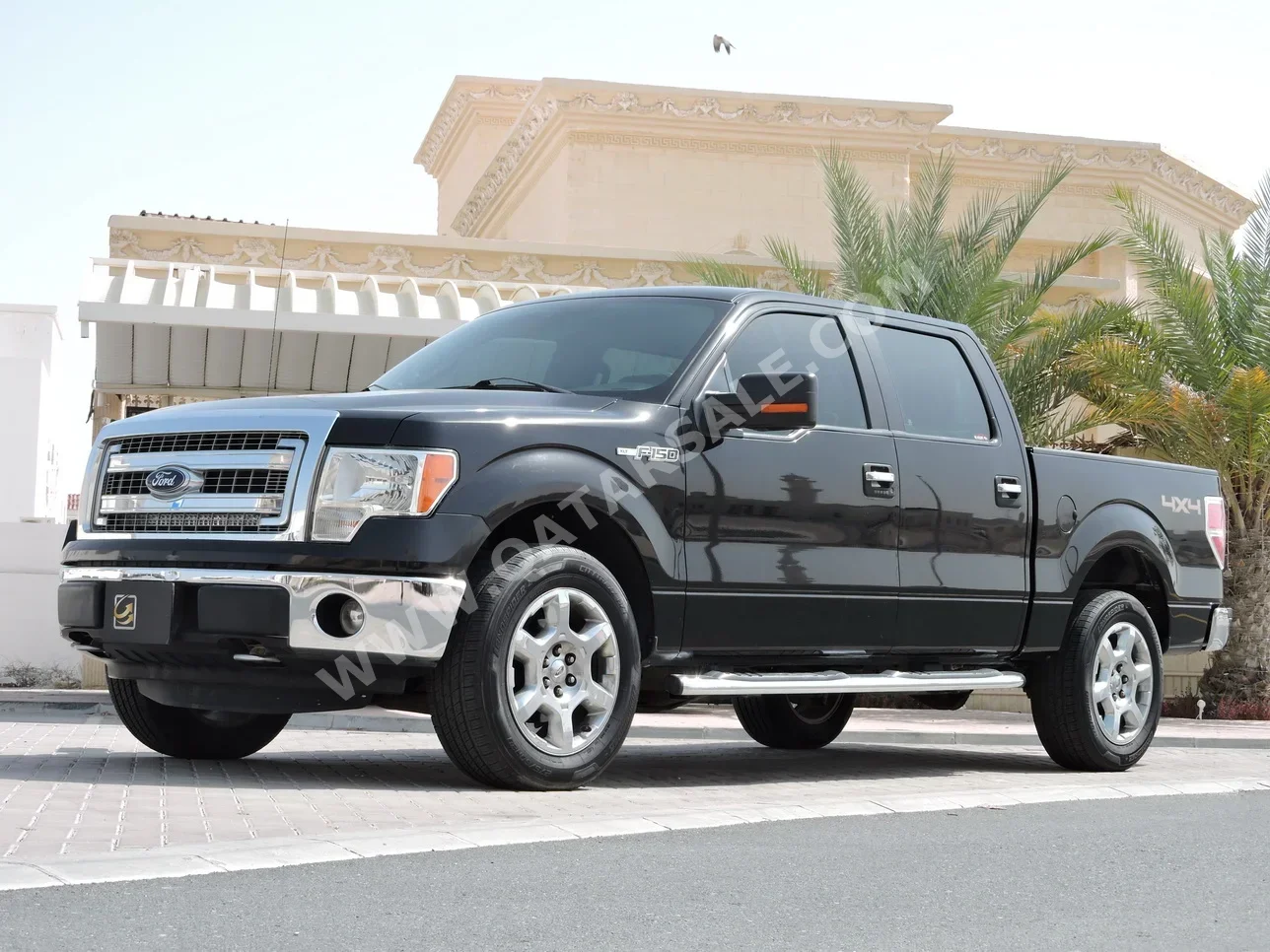 Ford  F  150 XLT  2014  Automatic  95,000 Km  8 Cylinder  Four Wheel Drive (4WD)  Pick Up  Black  With Warranty