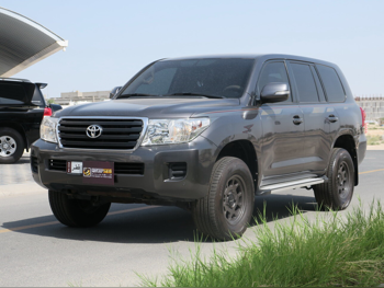 Toyota  Land Cruiser  G  2015  Automatic  241,000 Km  6 Cylinder  Four Wheel Drive (4WD)  SUV  Gray