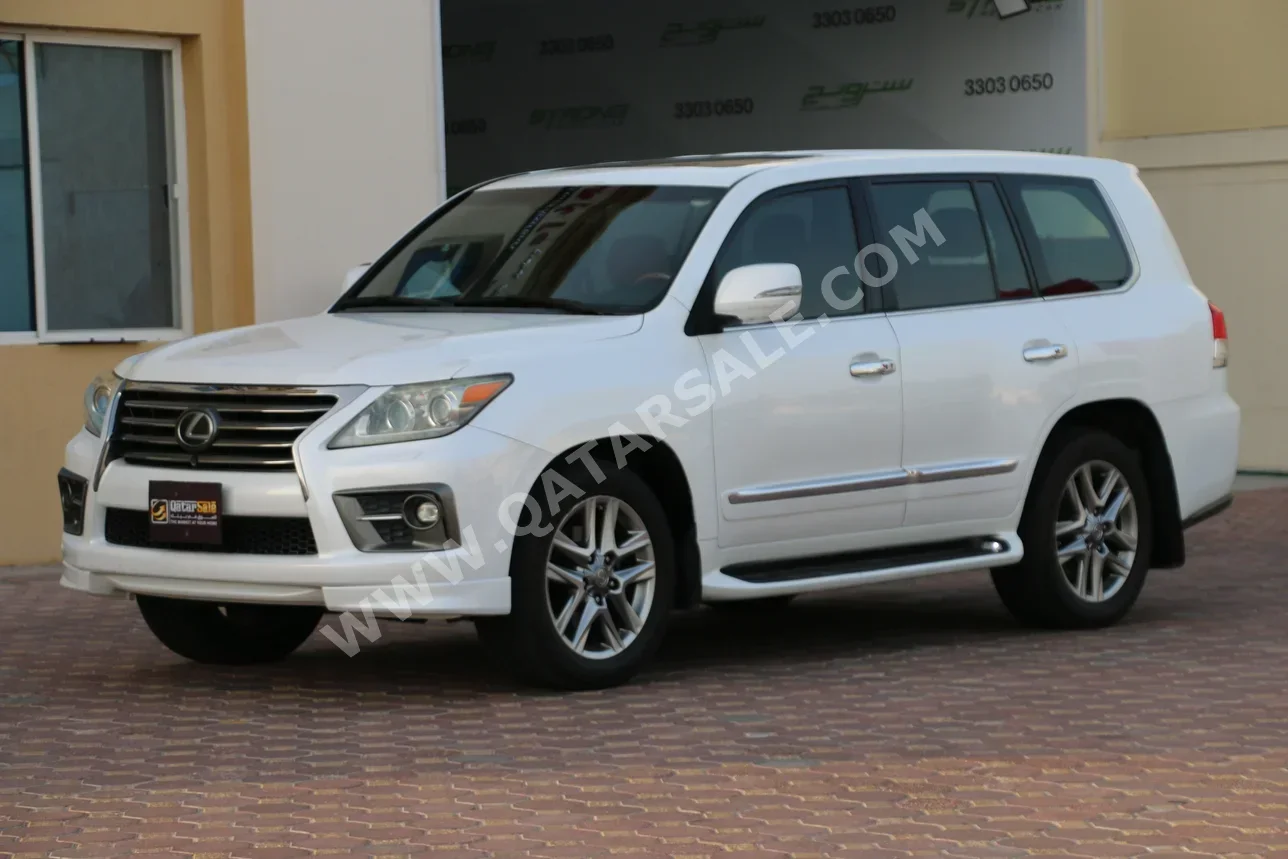 Lexus  LX  570  2014  Automatic  255,000 Km  8 Cylinder  Four Wheel Drive (4WD)  SUV  White
