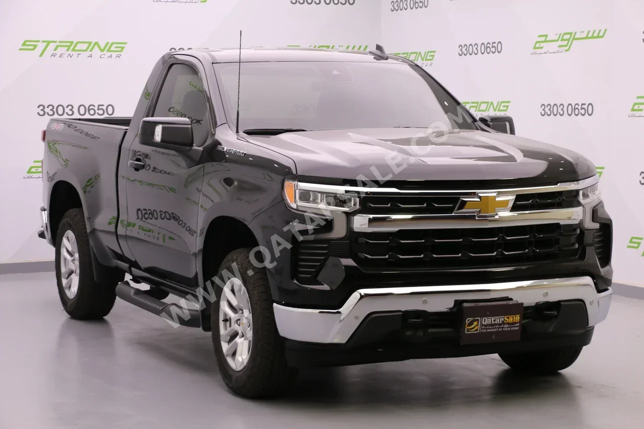Chevrolet  Silverado  LT  2025  Automatic  4,000 Km  8 Cylinder  Four Wheel Drive (4WD)  Pick Up  Black  With Warranty