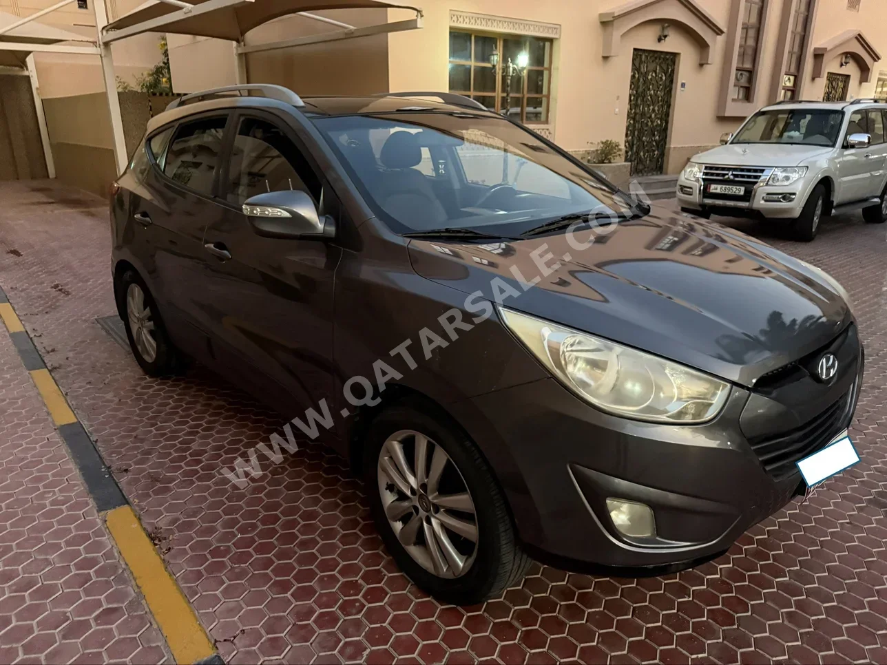 هيونداي  تكسن  2011  اوتوماتيك  219,000 كم  4 سلندر  سحب امامي  اس يو في  رمادي