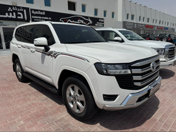Toyota  Land Cruiser  GXR  2022  Automatic  126,000 Km  6 Cylinder  Four Wheel Drive (4WD)  SUV  White