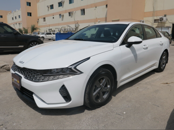 Kia  K5  2022  Automatic  165,000 Km  4 Cylinder  Front Wheel Drive (FWD)  Sedan  White