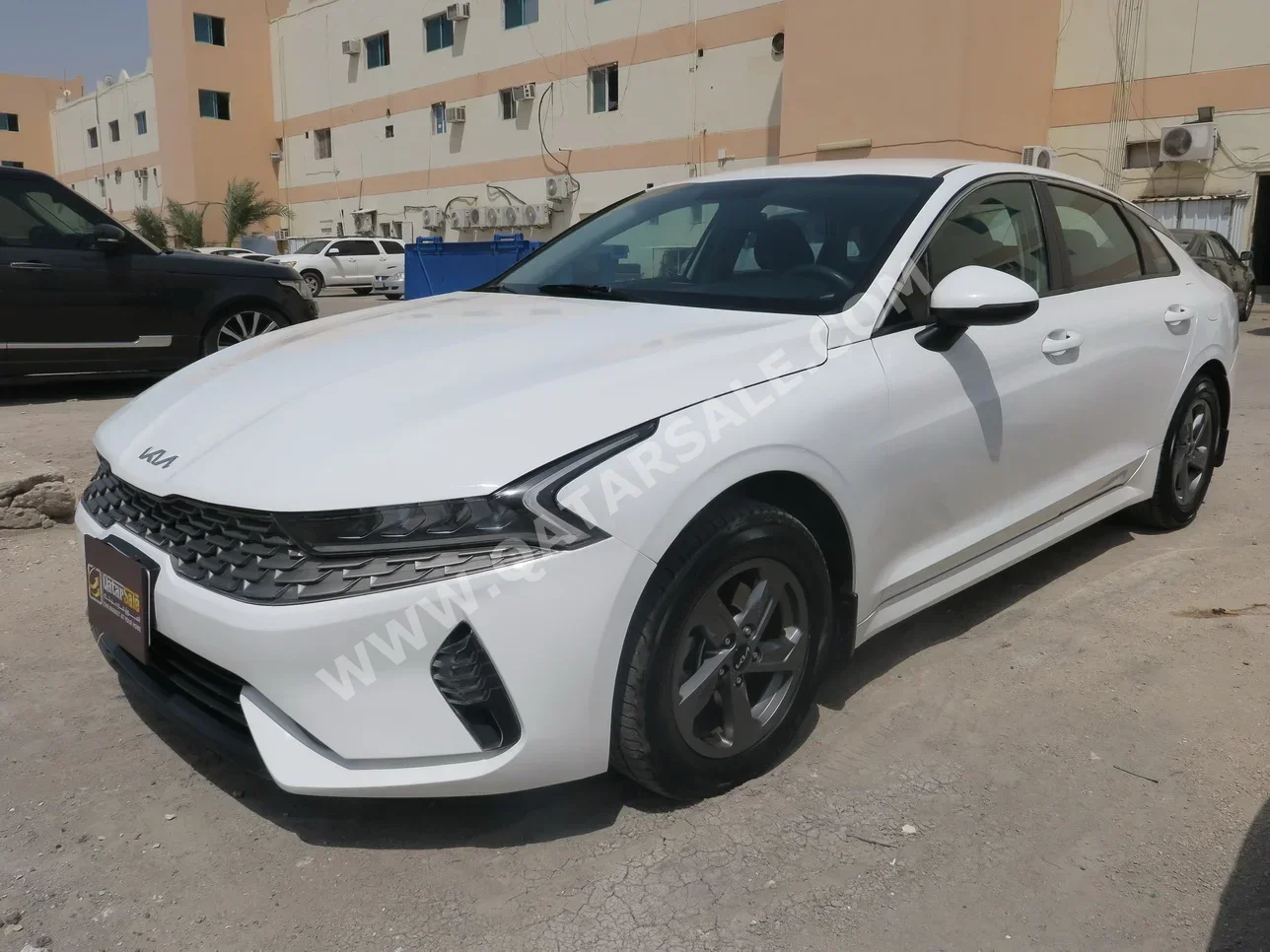 Kia  K5  2022  Automatic  165,000 Km  4 Cylinder  Front Wheel Drive (FWD)  Sedan  White
