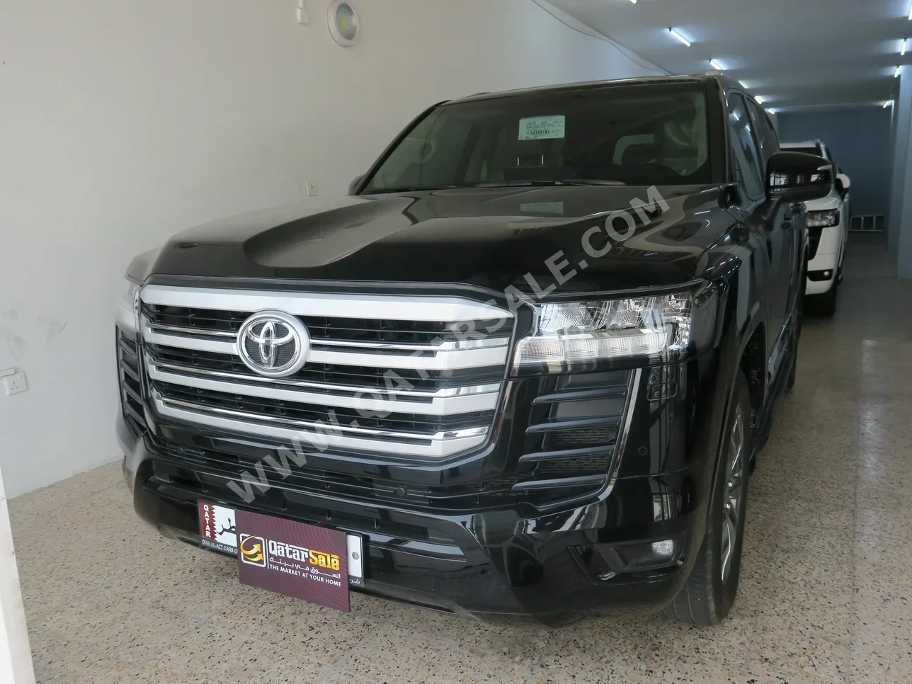 Toyota  Land Cruiser  GXR Twin Turbo  2025  Automatic  17,000 Km  6 Cylinder  Four Wheel Drive (4WD)  SUV  Black  With Warranty
