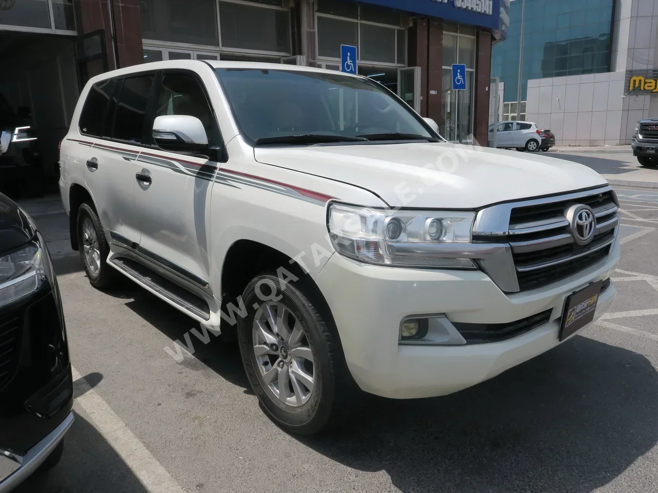 Toyota  Land Cruiser  GX  2011  Automatic  348,000 Km  6 Cylinder  Four Wheel Drive (4WD)  SUV  White