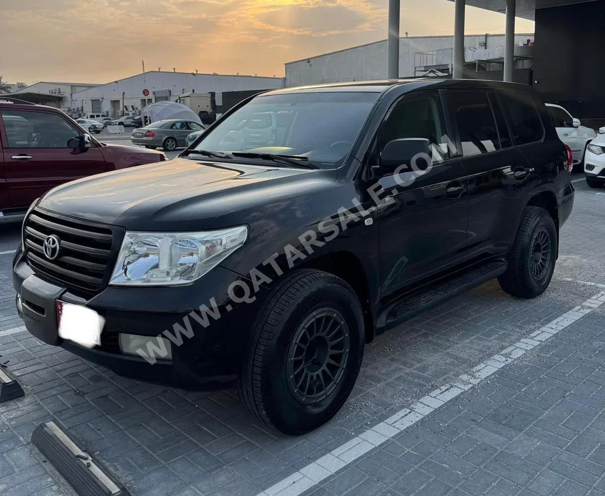 Toyota  Land Cruiser  G  2010  Automatic  306,000 Km  6 Cylinder  Four Wheel Drive (4WD)  SUV  Black