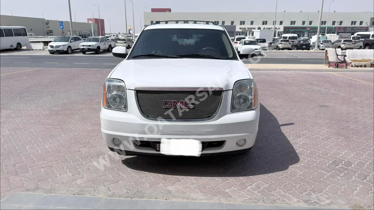 جي ام سي  يوكون  2014  اوتوماتيك  435,000 كم  8 سلندر  دفع رباعي  اس يو في  أبيض