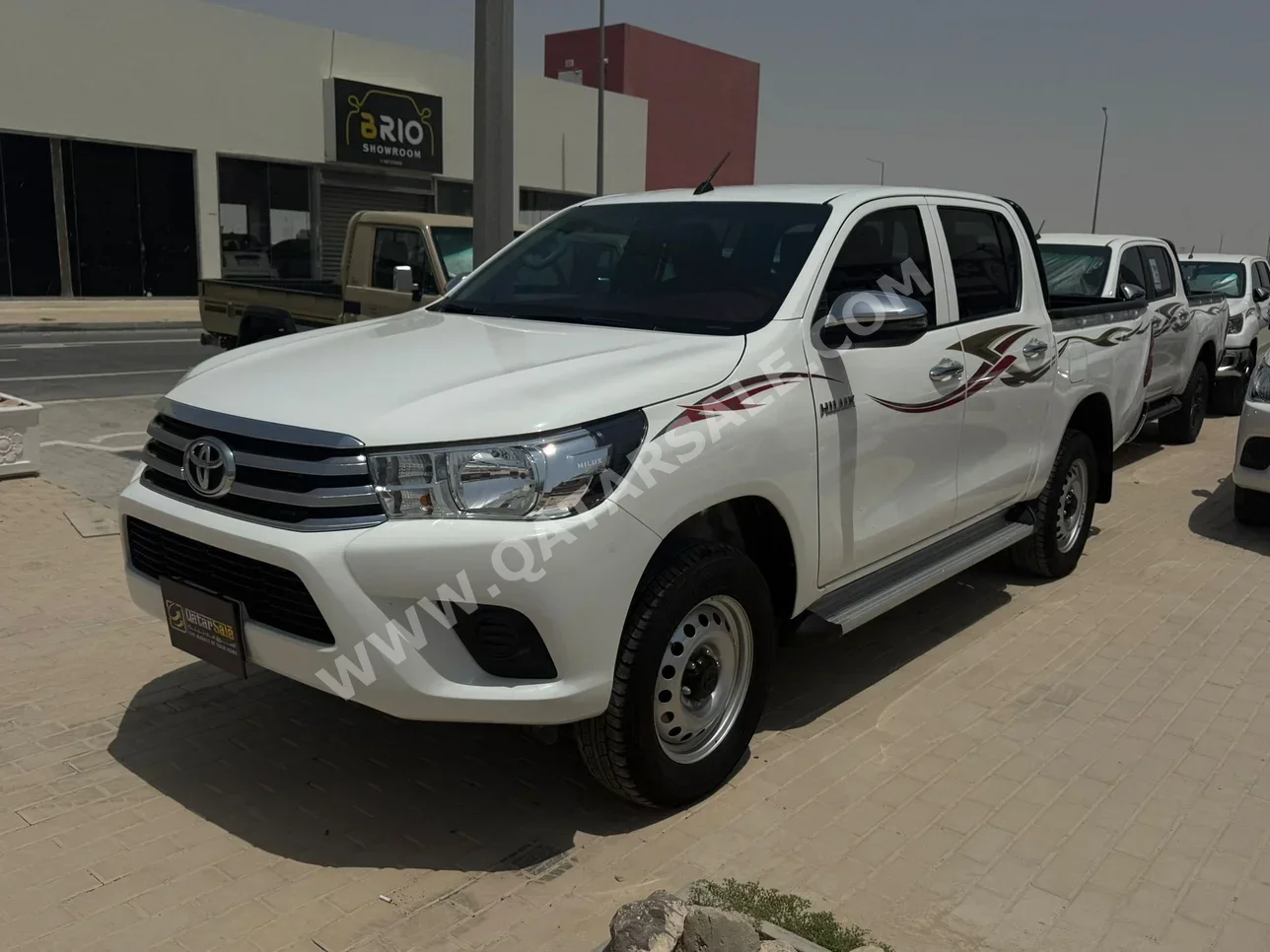 Toyota  Hilux  2025  Automatic  44,000 Km  4 Cylinder  Four Wheel Drive (4WD)  Pick Up  White  With Warranty