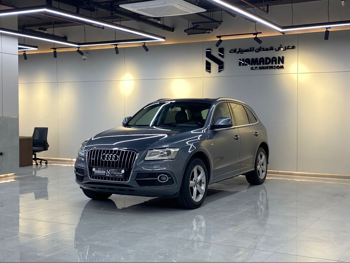 Audi  Q5  40 TFSI Quattro  2016  Automatic  150,000 Km  4 Cylinder  All Wheel Drive (AWD)  SUV  Gray