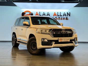 Toyota  Land Cruiser  GXR  2018  Automatic  180,500 Km  6 Cylinder  Four Wheel Drive (4WD)  SUV  Beige