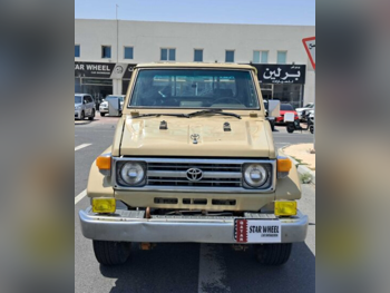 Toyota  Land Cruiser  LX  1998  Manual  379,000 Km  6 Cylinder  Four Wheel Drive (4WD)  Pick Up  Beige