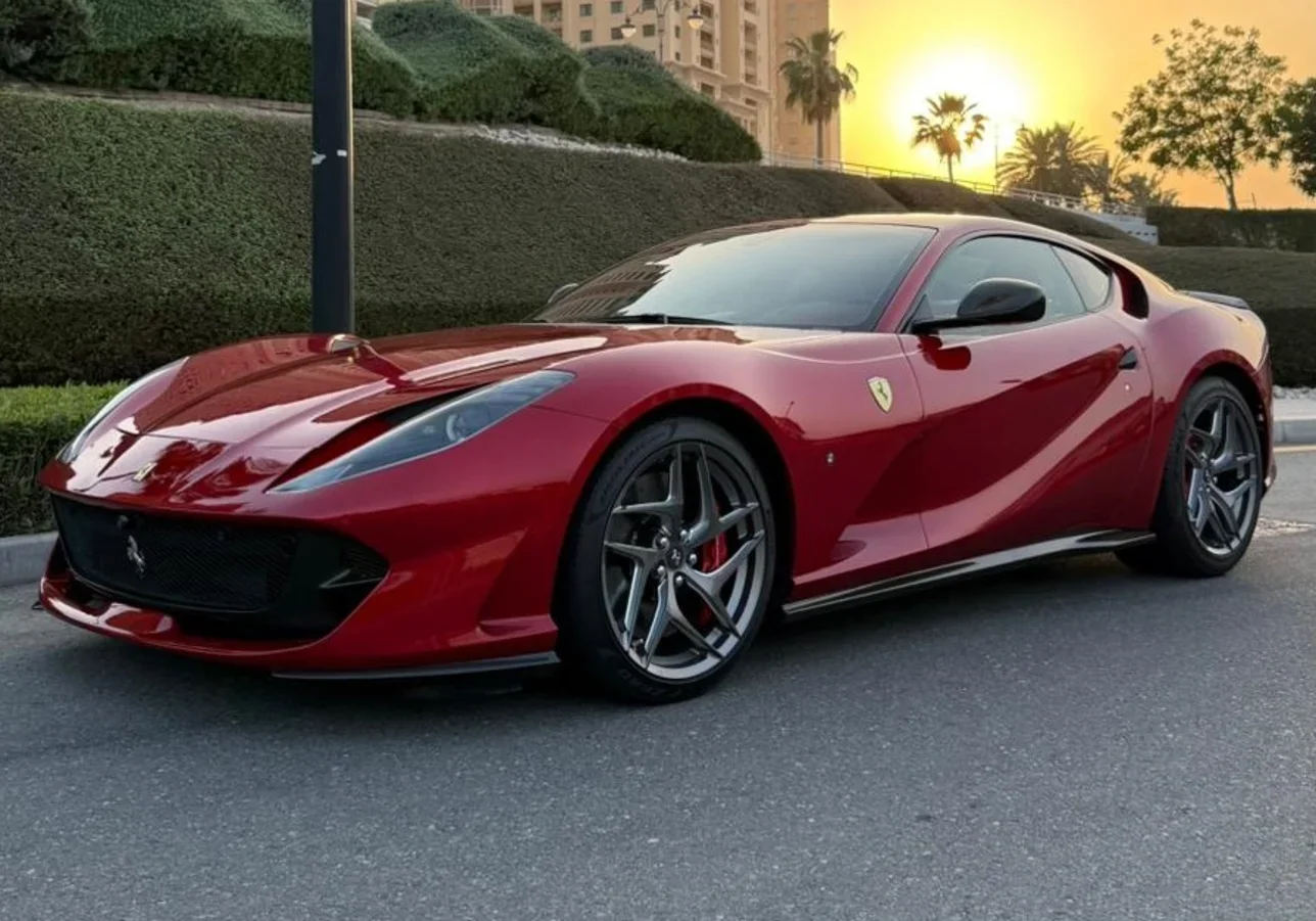 فيراري  812  سوبر فاست  2018  اوتوماتيك  38,000 كم  12 سلندر  دفع خلفي  كوبيه \ سبورت  أحمر