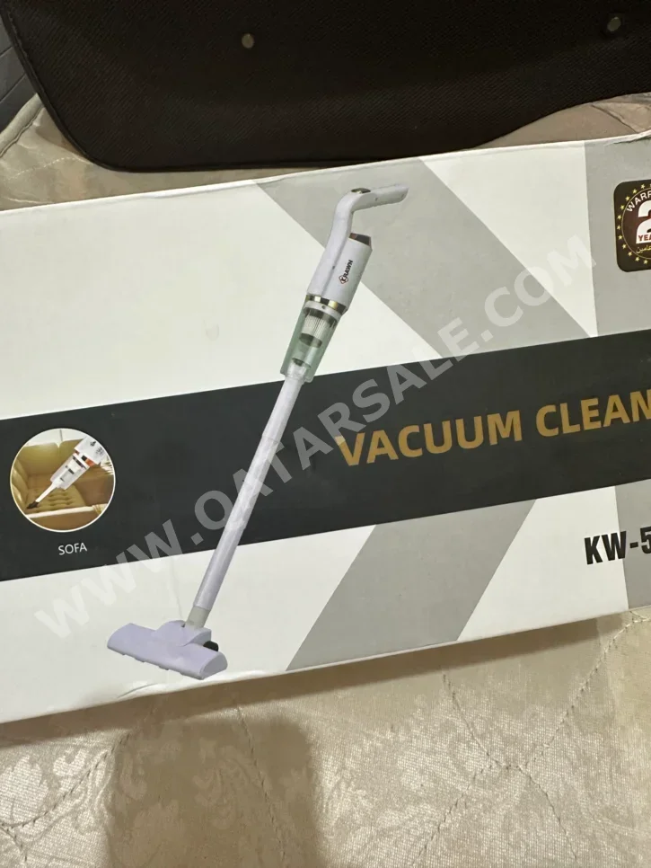 White / Stick Vacuum