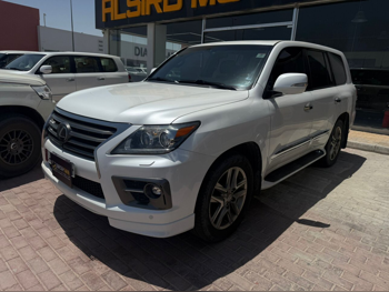 Lexus  LX  570 S  2015  Automatic  340,000 Km  8 Cylinder  Four Wheel Drive (4WD)  SUV  White
