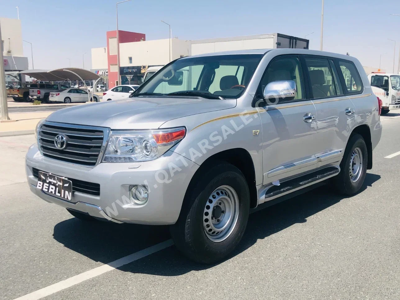 Toyota  Land Cruiser  VXR  2012  Automatic  437,000 Km  8 Cylinder  Four Wheel Drive (4WD)  SUV  Silver