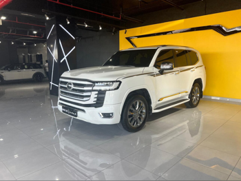 Toyota  Land Cruiser  VXR Twin Turbo  2022  Automatic  98,000 Km  6 Cylinder  Four Wheel Drive (4WD)  SUV  White  With Warranty