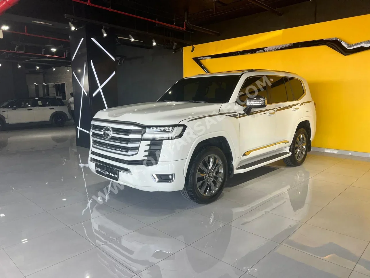 Toyota  Land Cruiser  VXR Twin Turbo  2022  Automatic  98,000 Km  6 Cylinder  Four Wheel Drive (4WD)  SUV  White  With Warranty